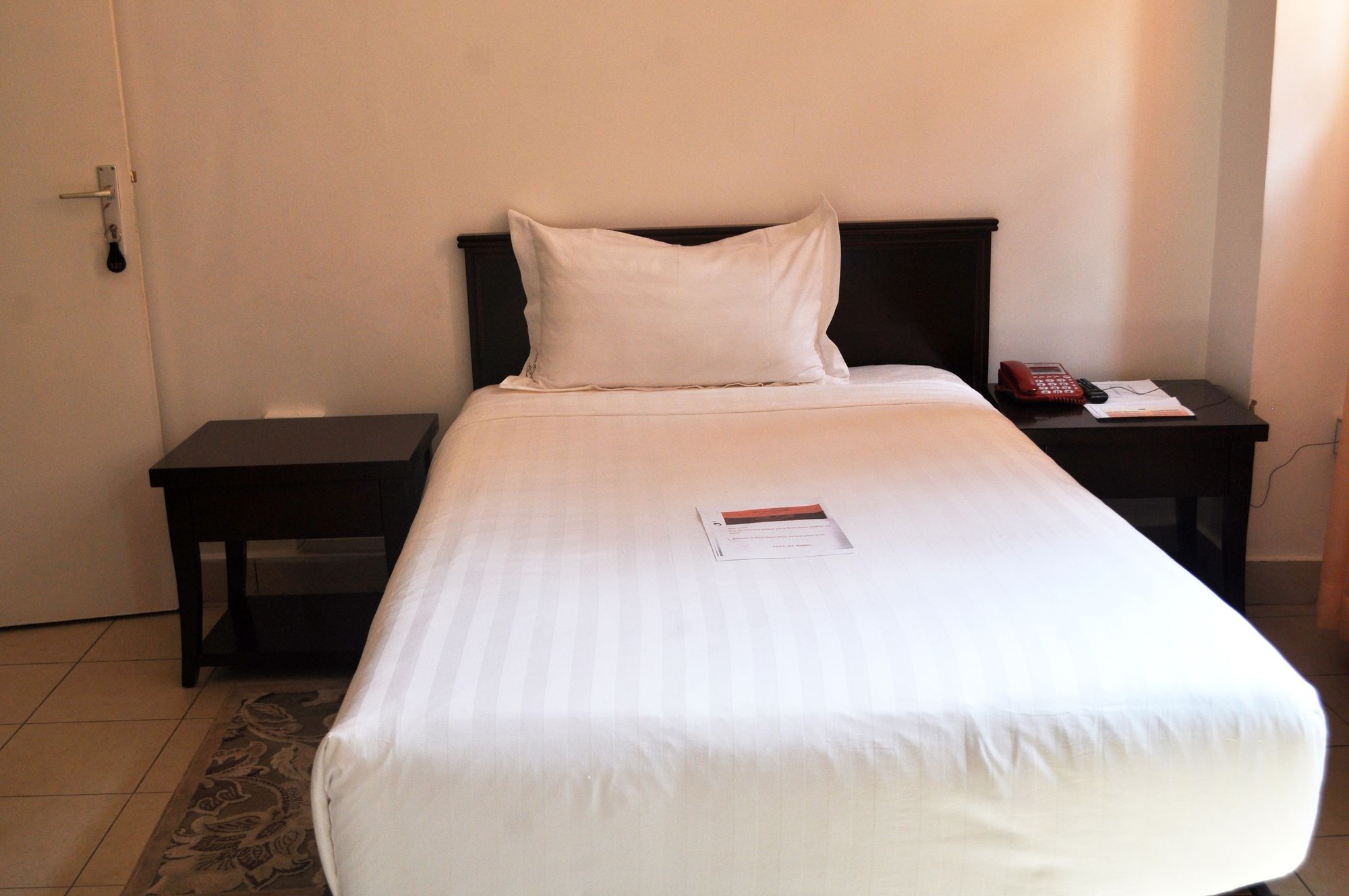 Фото Quiet Haven Hotel