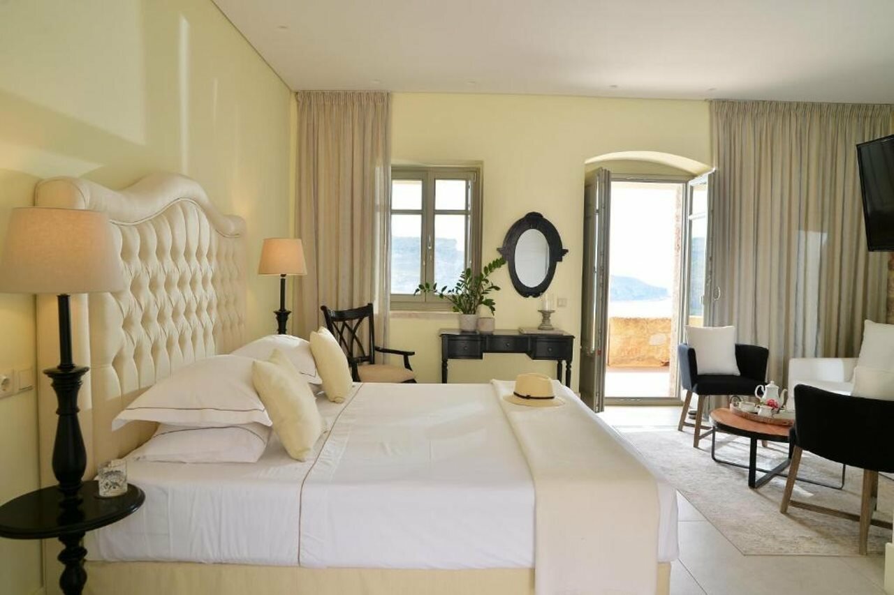 Фото Akrolithi Boutique Hotel