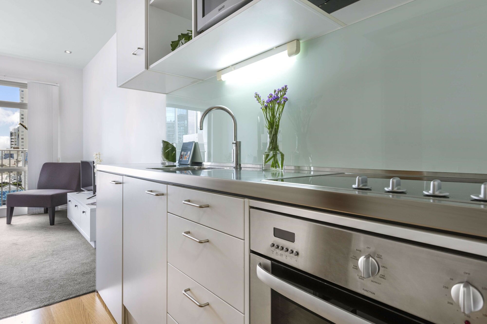 Фото Auckland Harbour Suites