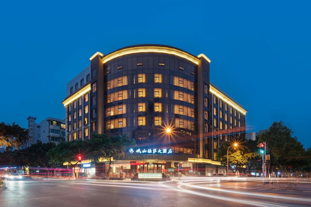 Фото отеля 1