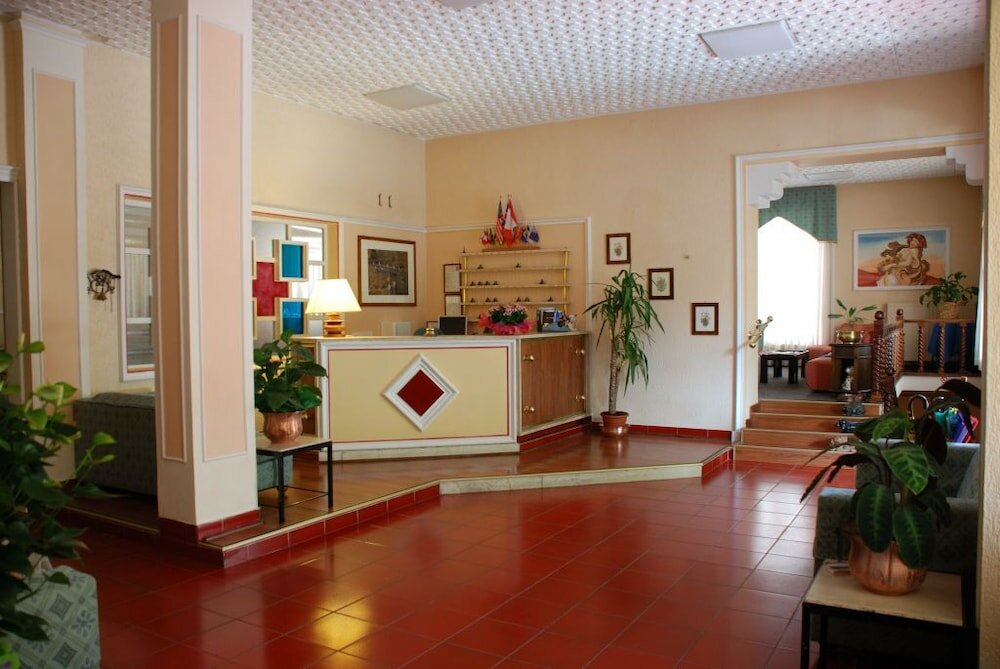 Фото Hotel Iris Crillon