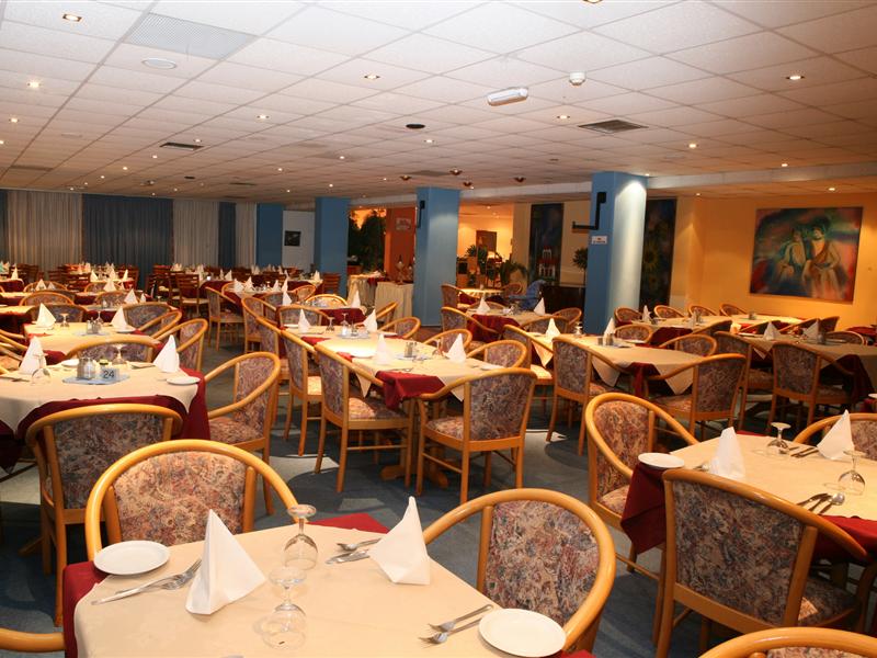 Фото The Caravel Hotel