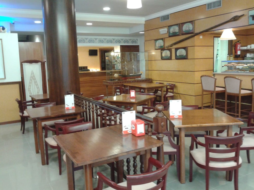 Фото Hostal Vila del Mar