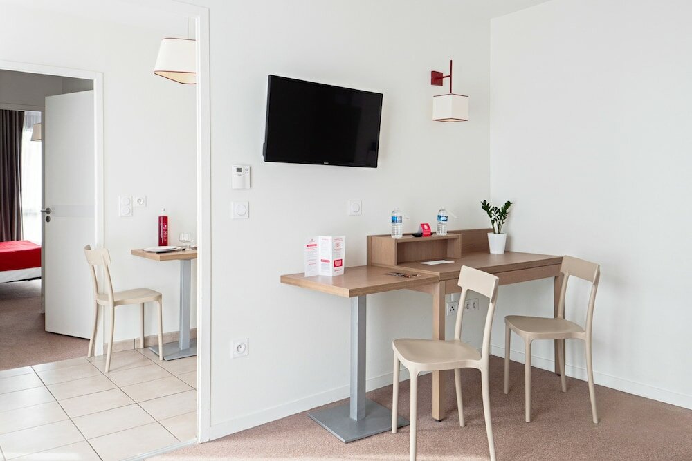 Фото Appart'City Confort Orléans