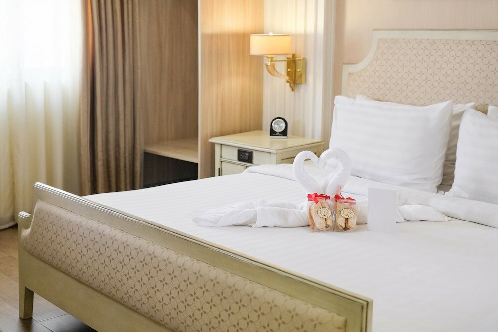 Фото Golden Prince Hotel and Suites