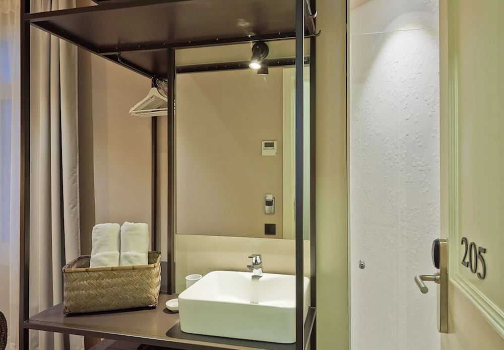 Фото Hostal Central Barcelona