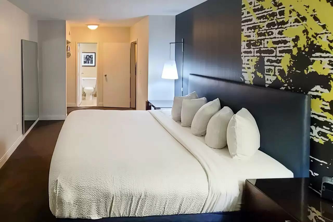 Фото Comfort Inn & Suites Baltimore Inner Harbor