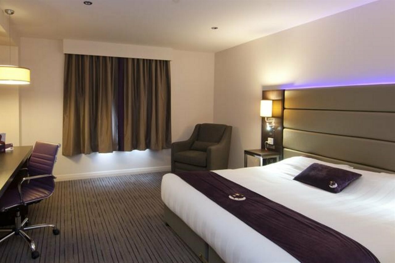 Фото Premier Inn Watford North