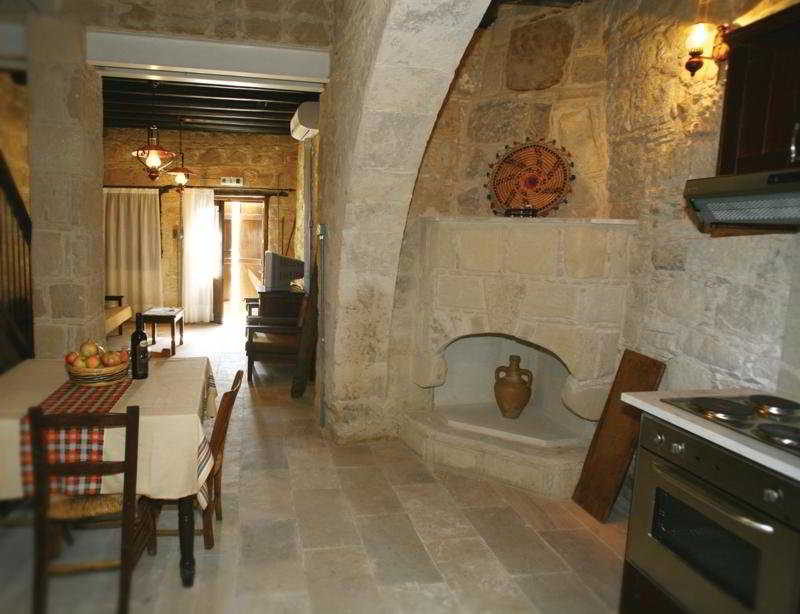 Фото Leonidas Village Houses