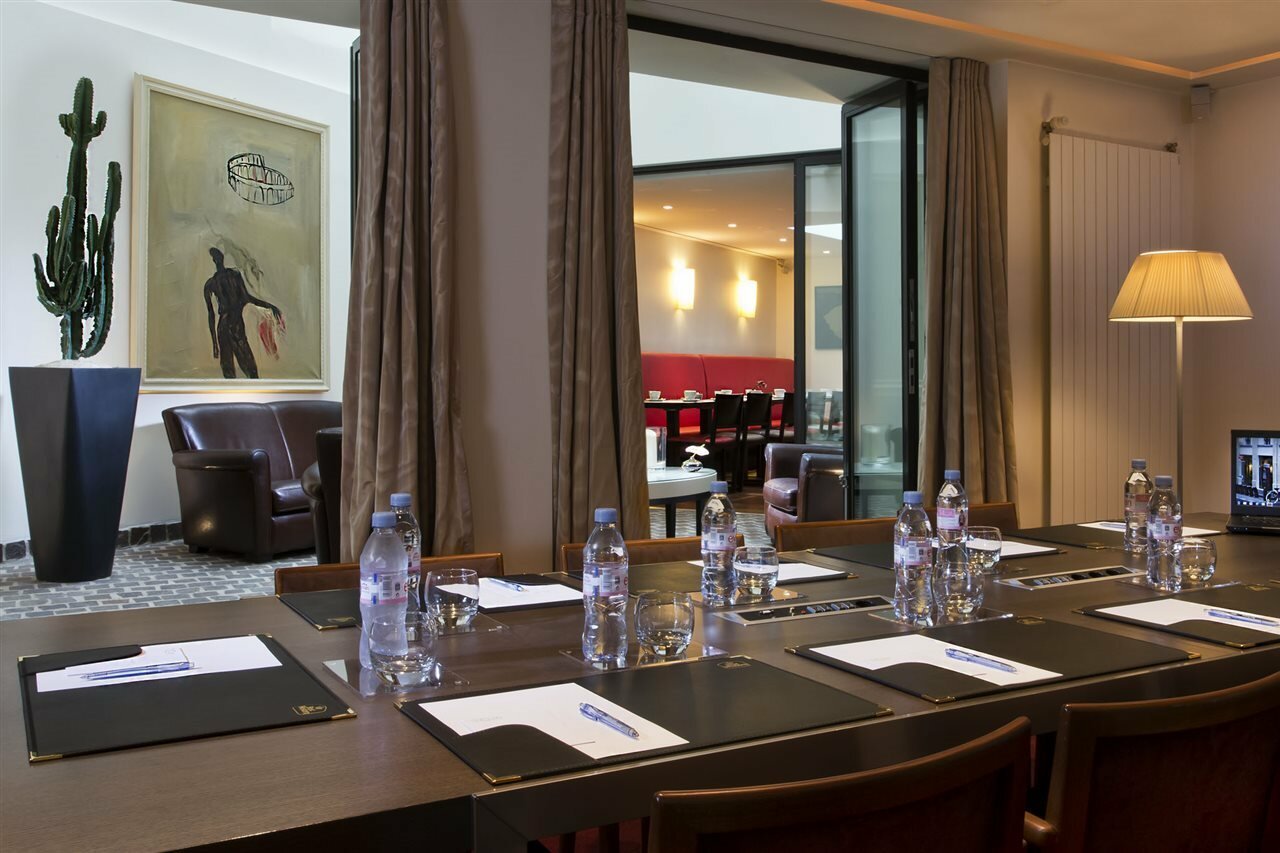 Фото Hotel Le Colisee