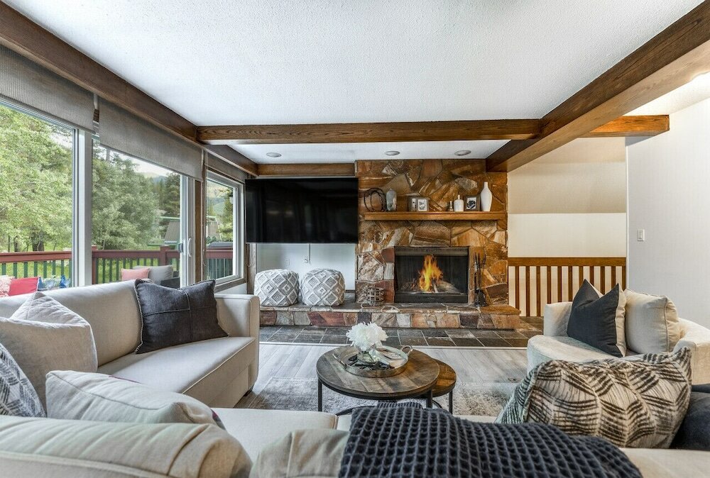 Фото 6Br Chalet i Ski Out i Private HotTub