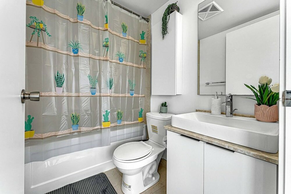 Фото The Harbour Toronto