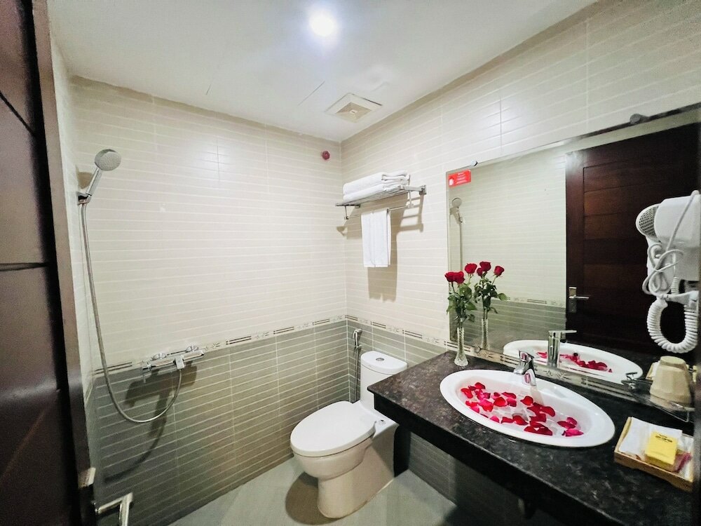 Фото 239 Hotel by RedDoorz