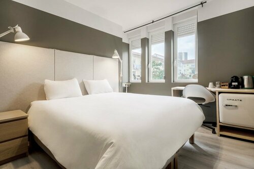 Гостиница Olala Rainbow Suites в Кашкайше