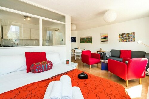 Гостиница Bright & Cosy Studio Close to Central London в Лондоне
