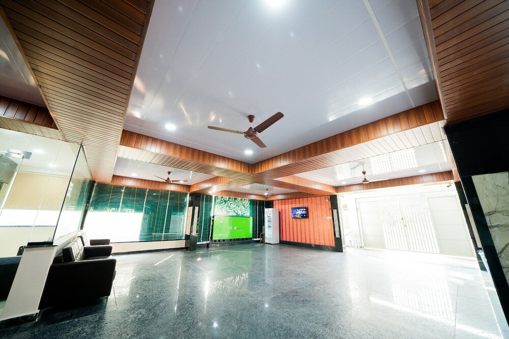 Фото Fabhotel Brk Iconic Residency