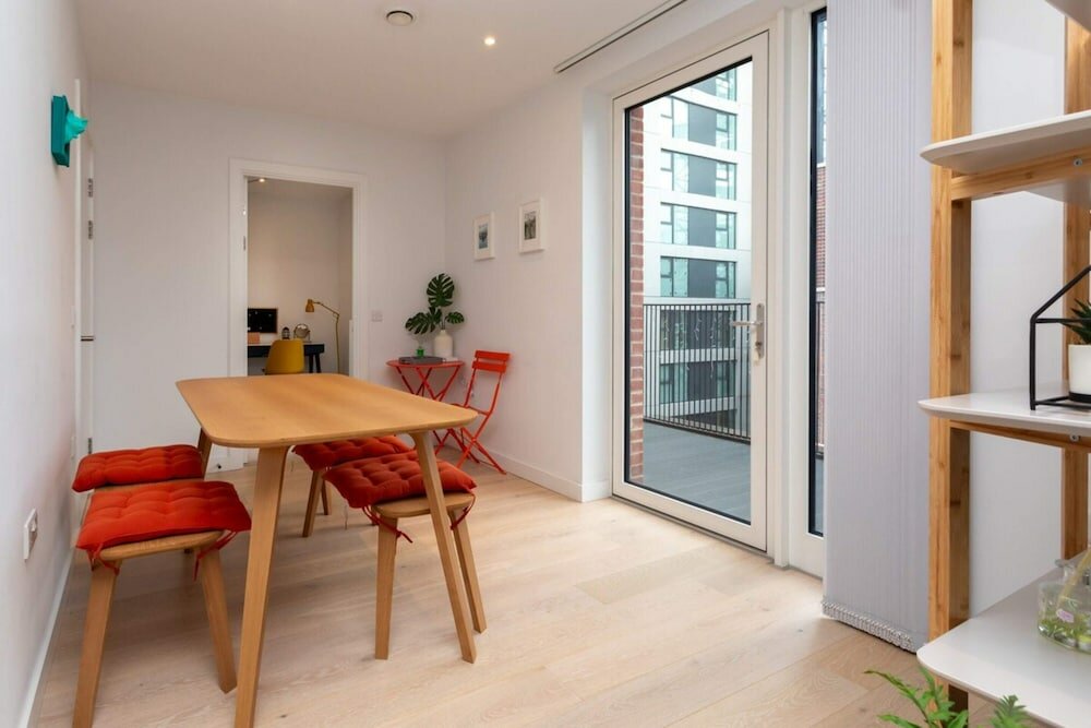 Фото Pristine 1bd Flat W/balcony - Elephant & Castle!