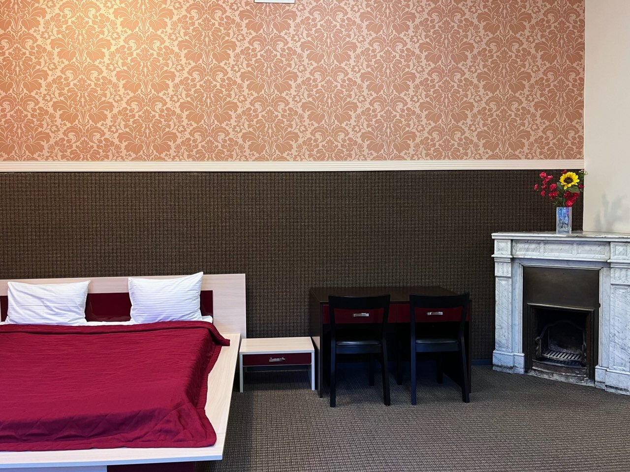 Фото отеля 2