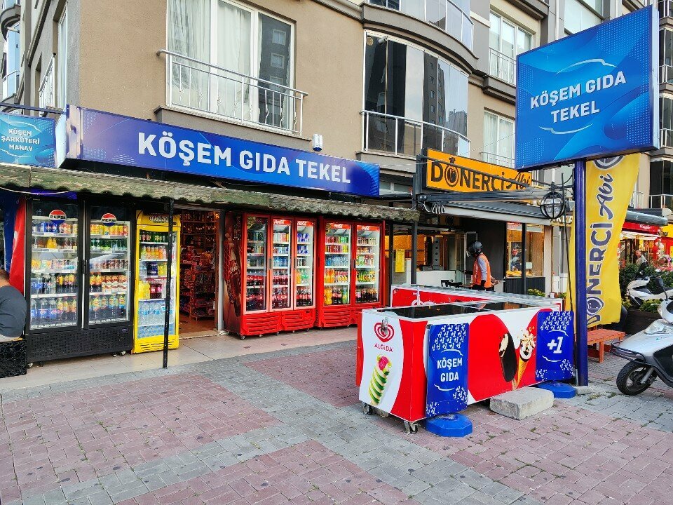 المشروبات الكحولية Kosem Food Liquor Delicatessen ، اسطنبول، صورة