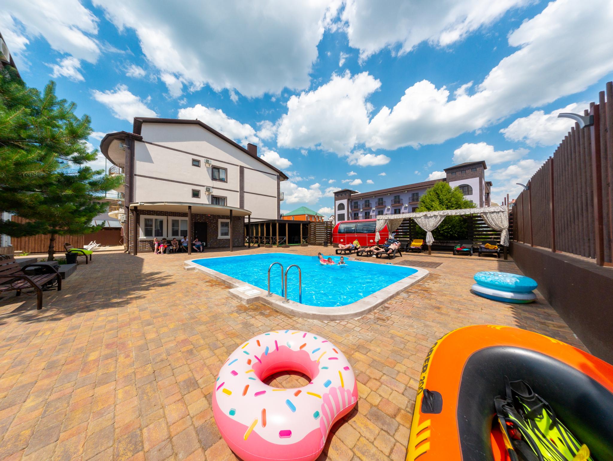 Фото отеля 1