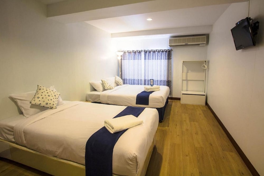 Фото Nautical Home Bed & Breakfast Khaolak