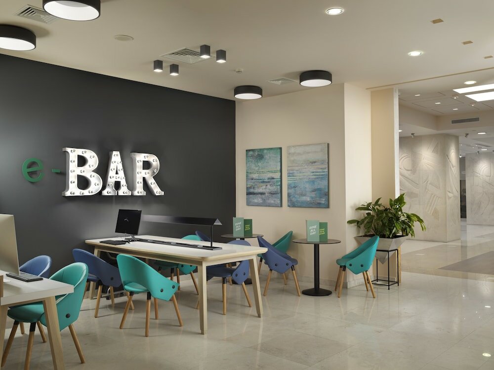 Фото Holiday Inn Athens Attica AV. Airport West, an Ihg Hotel