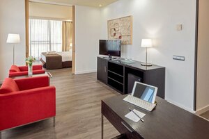 Гостиница Hotel Silken Puerta de Valencia