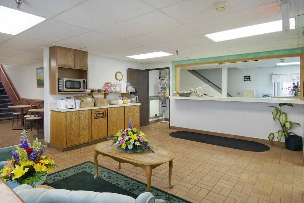 Фото Americas Best Value Inn Torrington