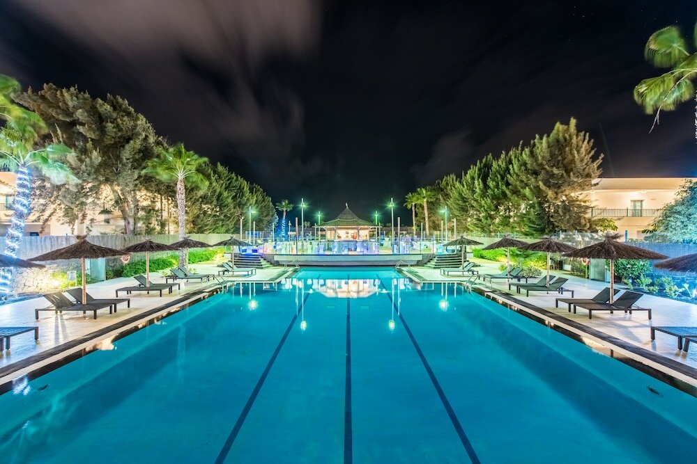 Фото Thb Tropical Island Aparthotel