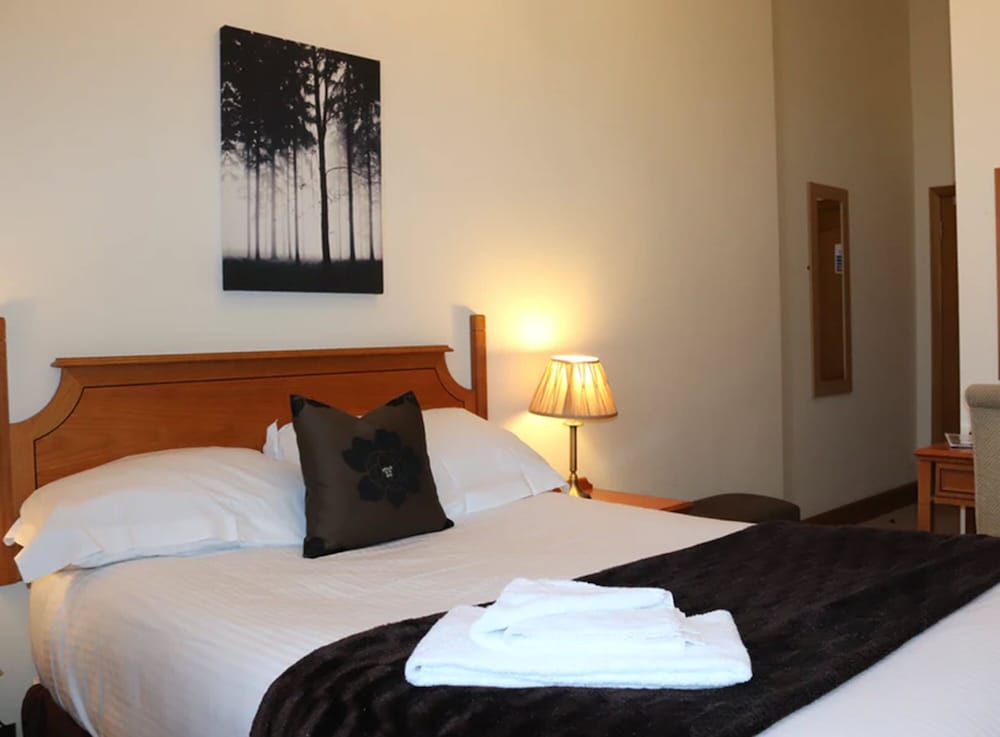 Фото The City Hotel