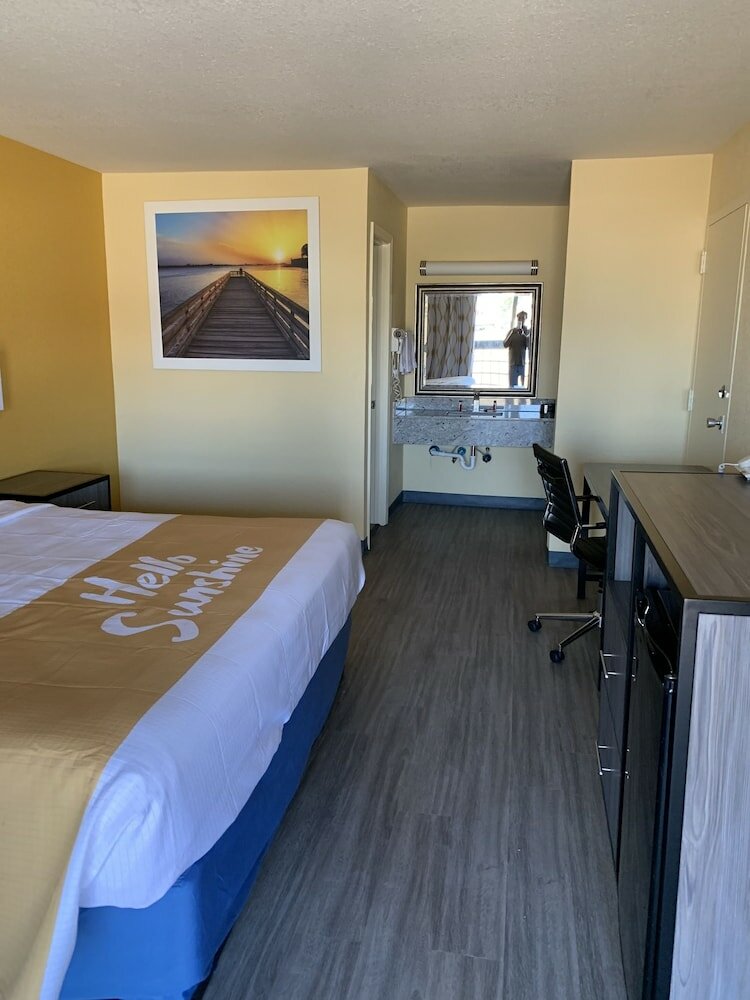 Фото Days Inn by Wyndham Okmulgee