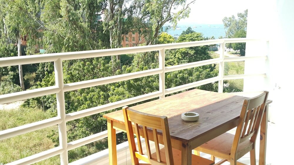 Фото Vtsix Condo Rentals at View Talay 6 Pattaya