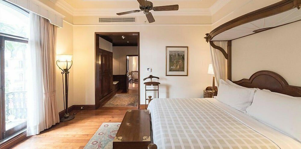 Фото The Oberoi Grand, Kolkata