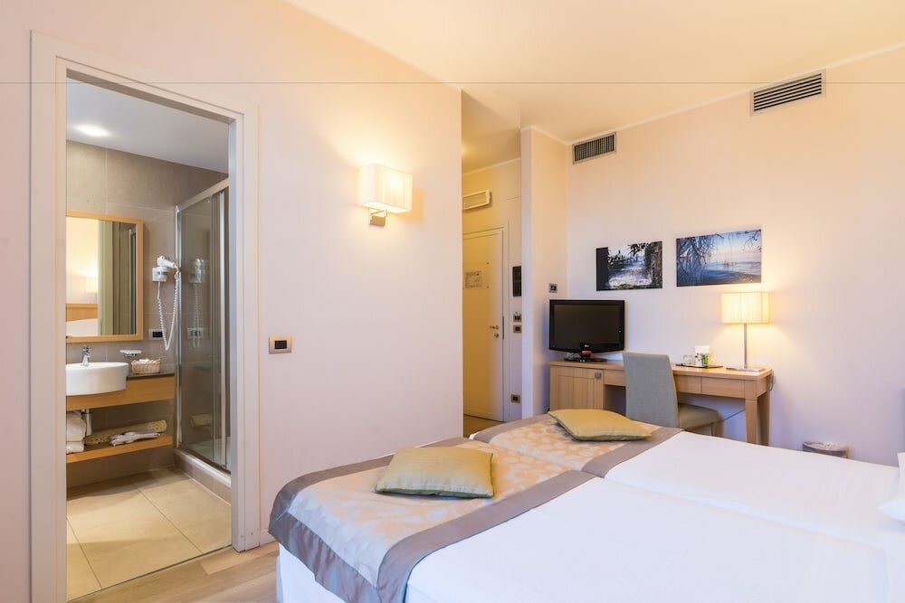 Фото Hotel Sirmione e Promessi Sposi