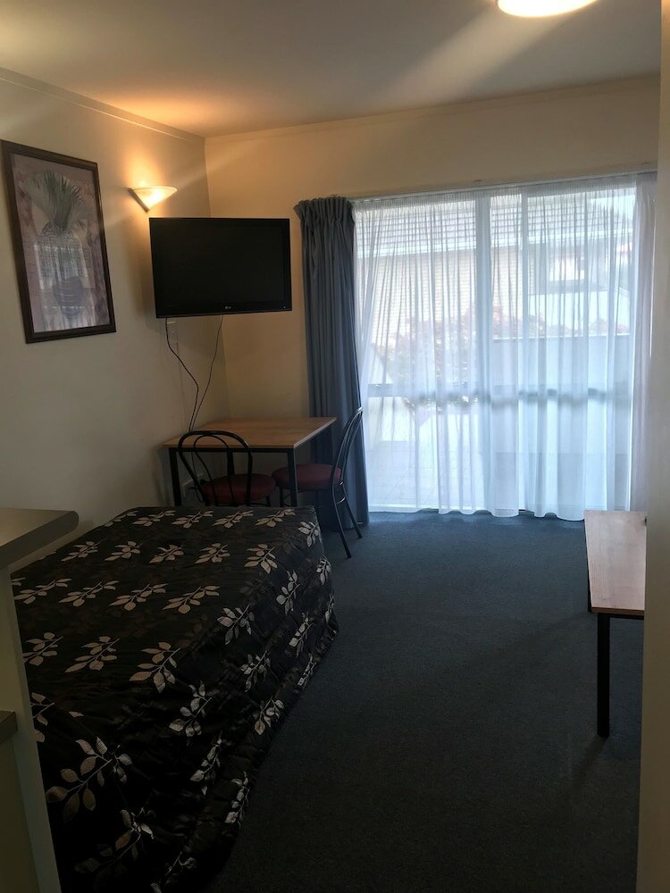 Фото Fenton Court Motel