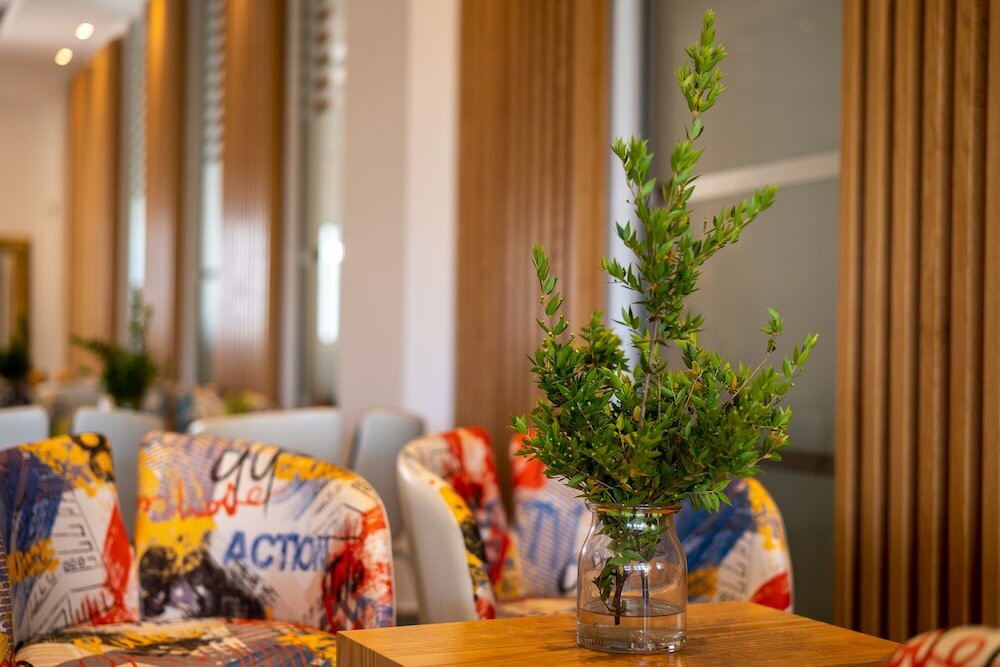 Фото Vrachia Beach Hotel & Suites - Adults only