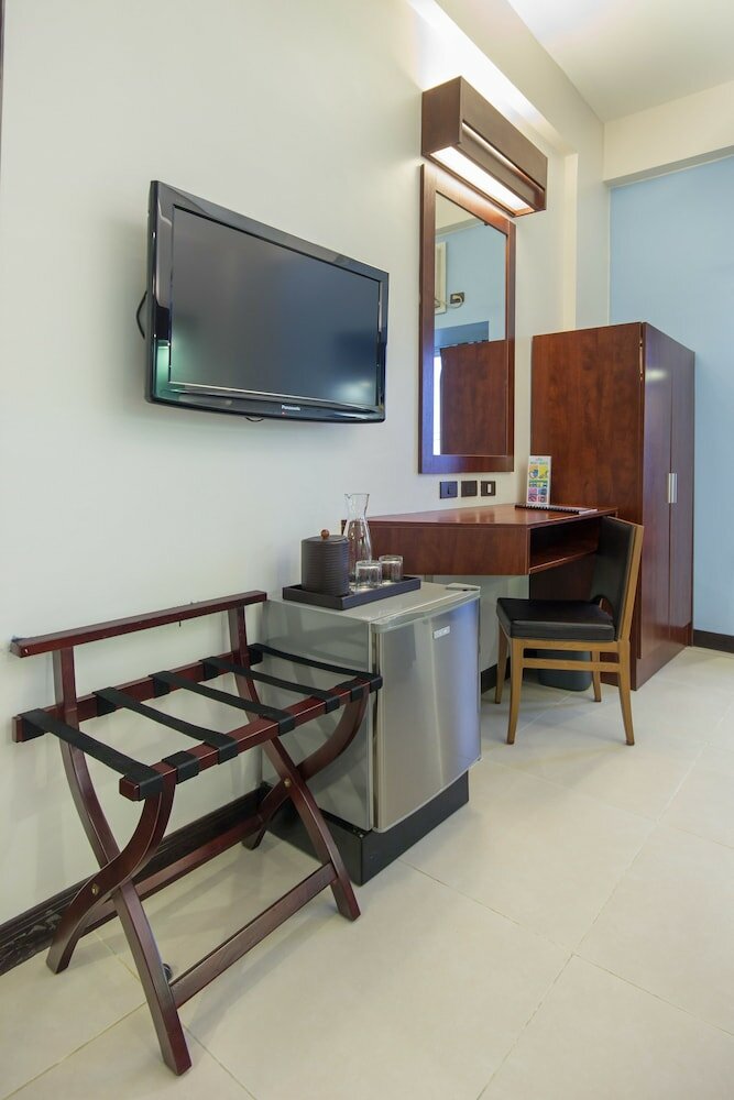 Фото Microtel by Wyndham Mall of Asia