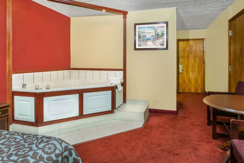 Фото Days Inn by Wyndham Scranton Pa