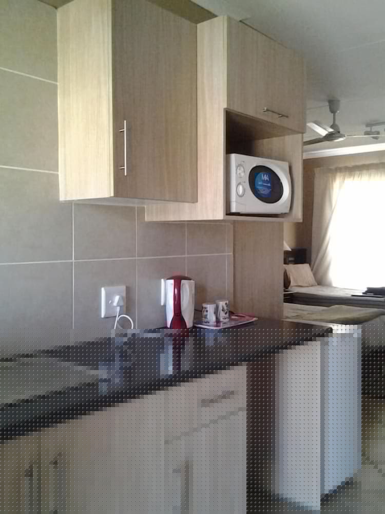 Фото Airport Lodge Guest House