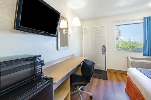 Гостиница Travelodge by Wyndham Miles City в Майлс-Сити