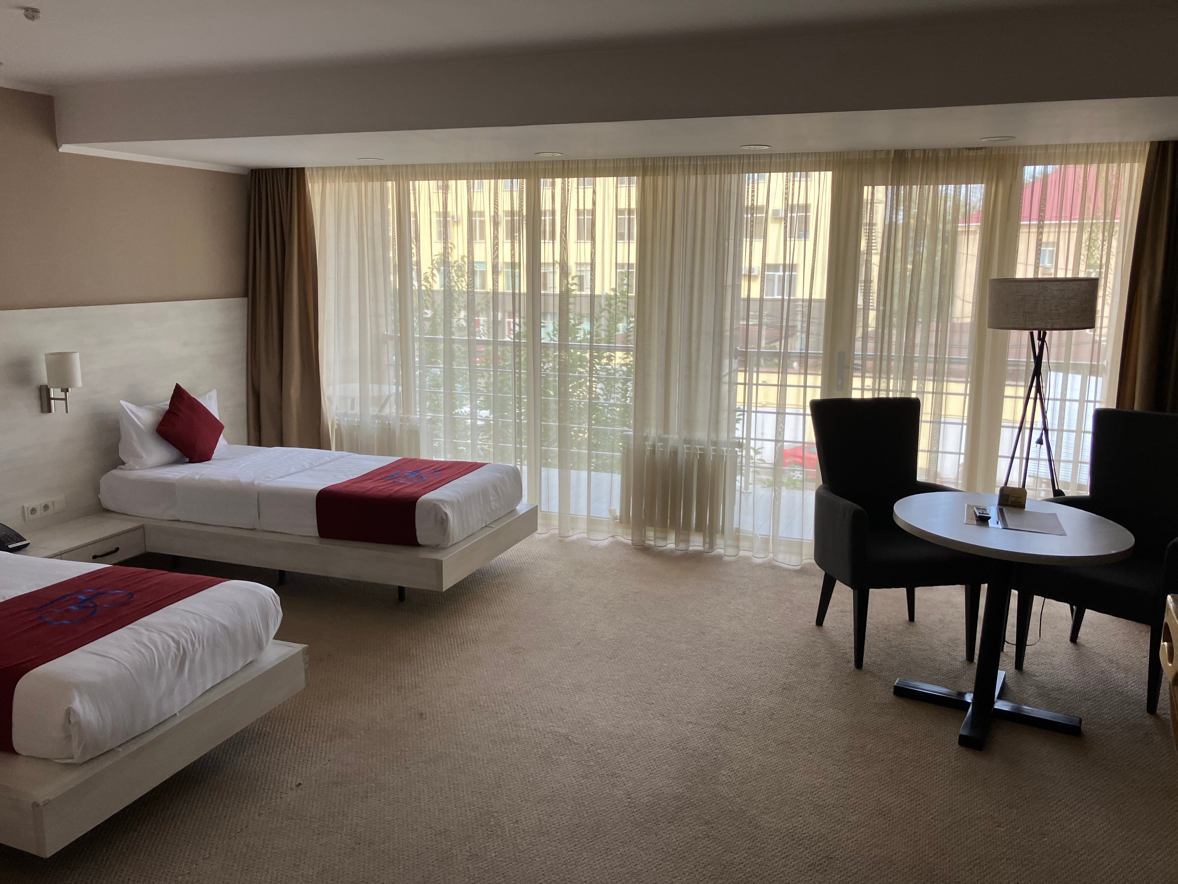 Фото B Hotel Bishkek