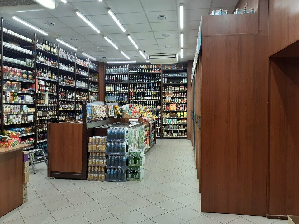 Alcoholic beverages Krasnoe&Beloe, Vladimir, photo