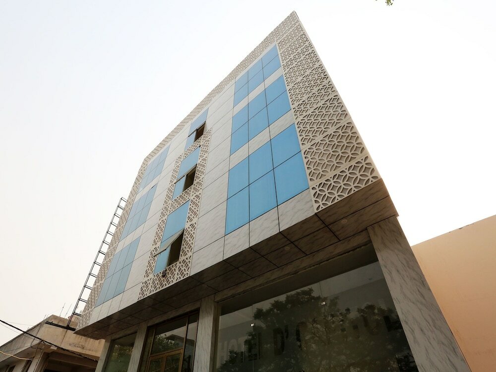 Фото Hotel D'Capitol Delhi Airport