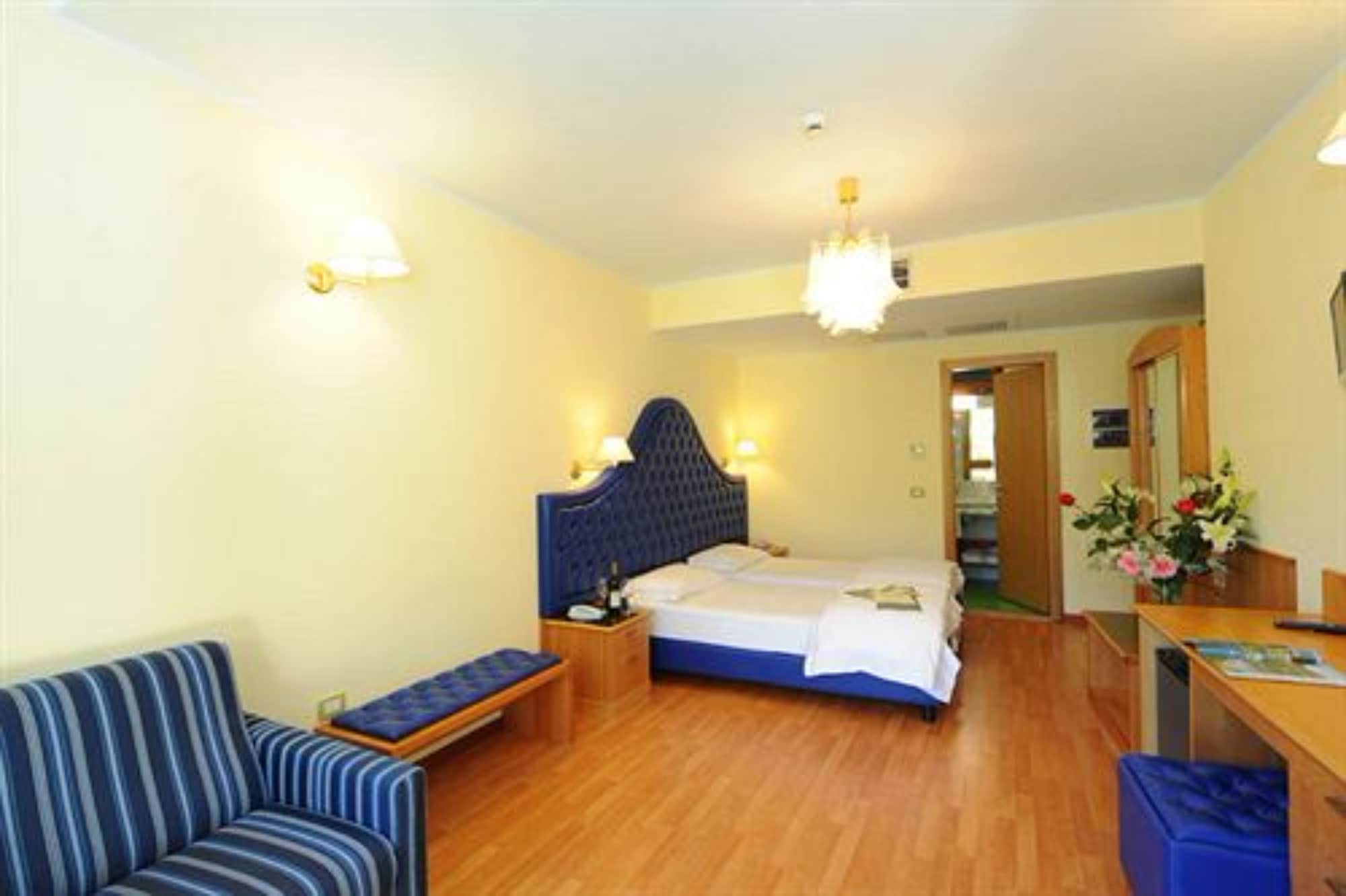 Фото Hotel Alexander