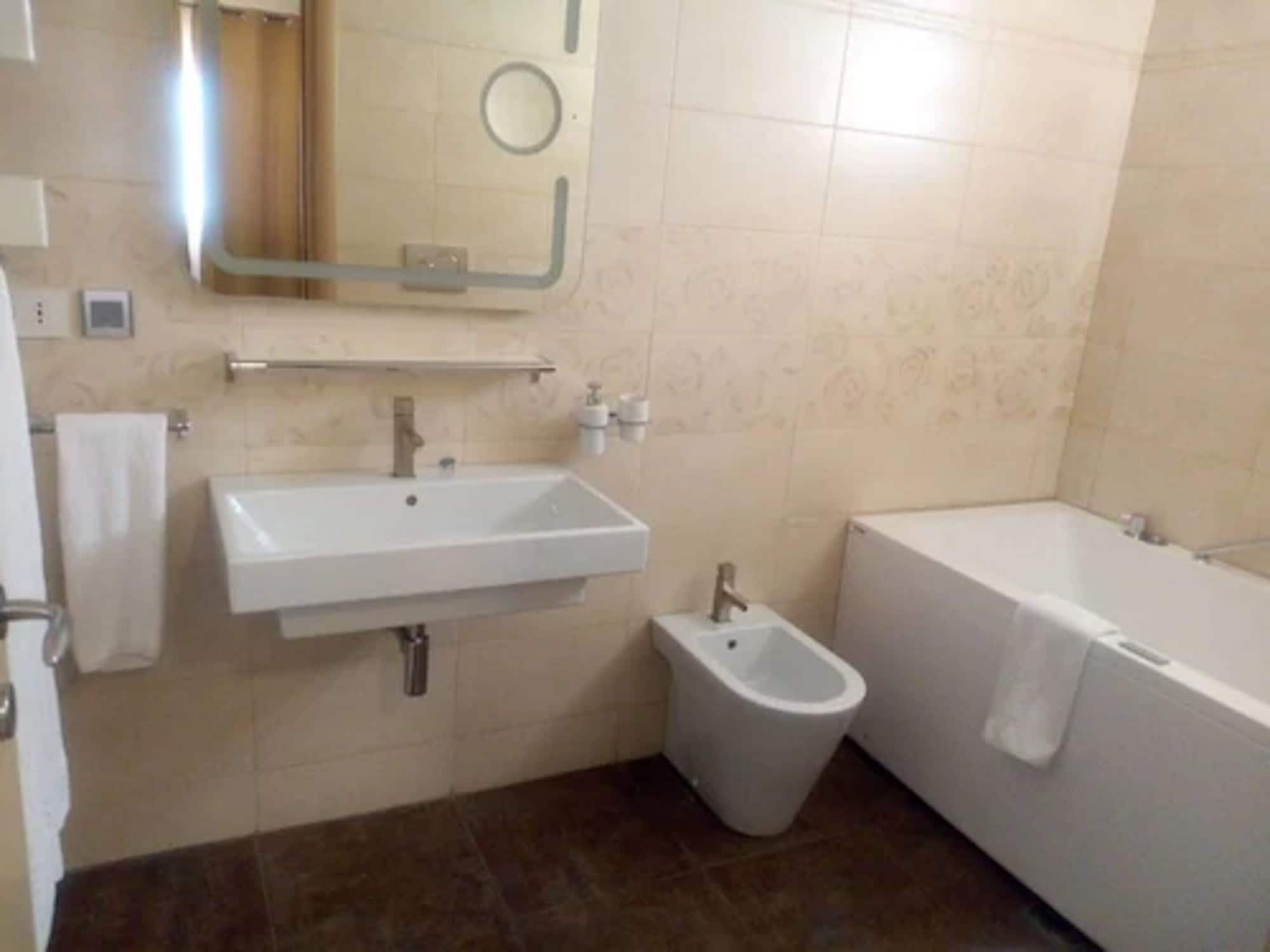 Фото Axis Suites