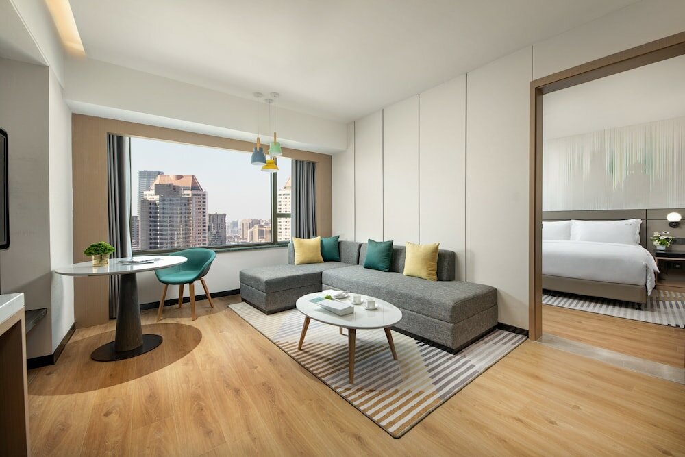 Фото Holiday Inn Shanghai Nanjing Road