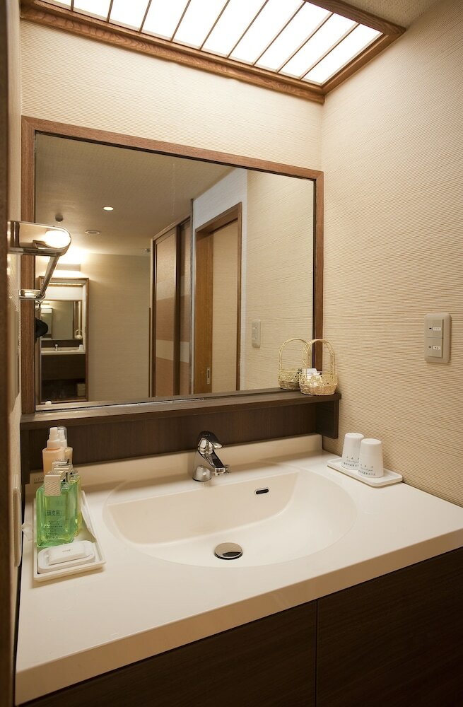 Фото Kinugawa Onsen Hotel