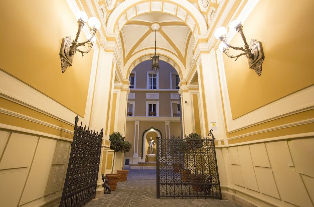 Фото Inn Rome Rooms & Suites