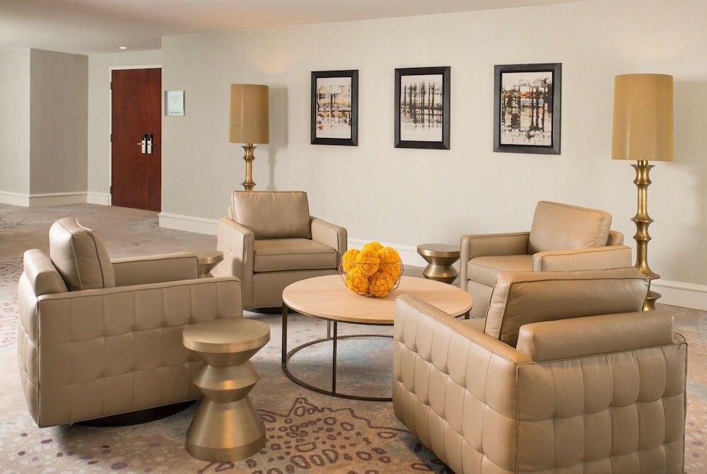 Фото DoubleTree by Hilton Hotel Dallas – Love Field