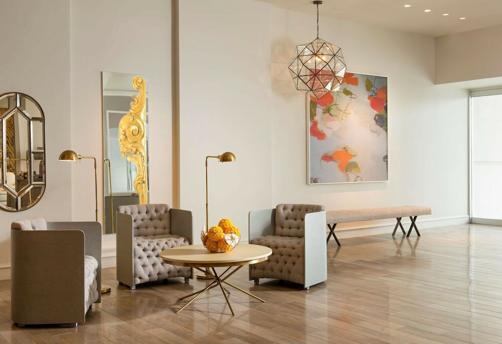 Фото DoubleTree by Hilton Hotel Dallas – Love Field